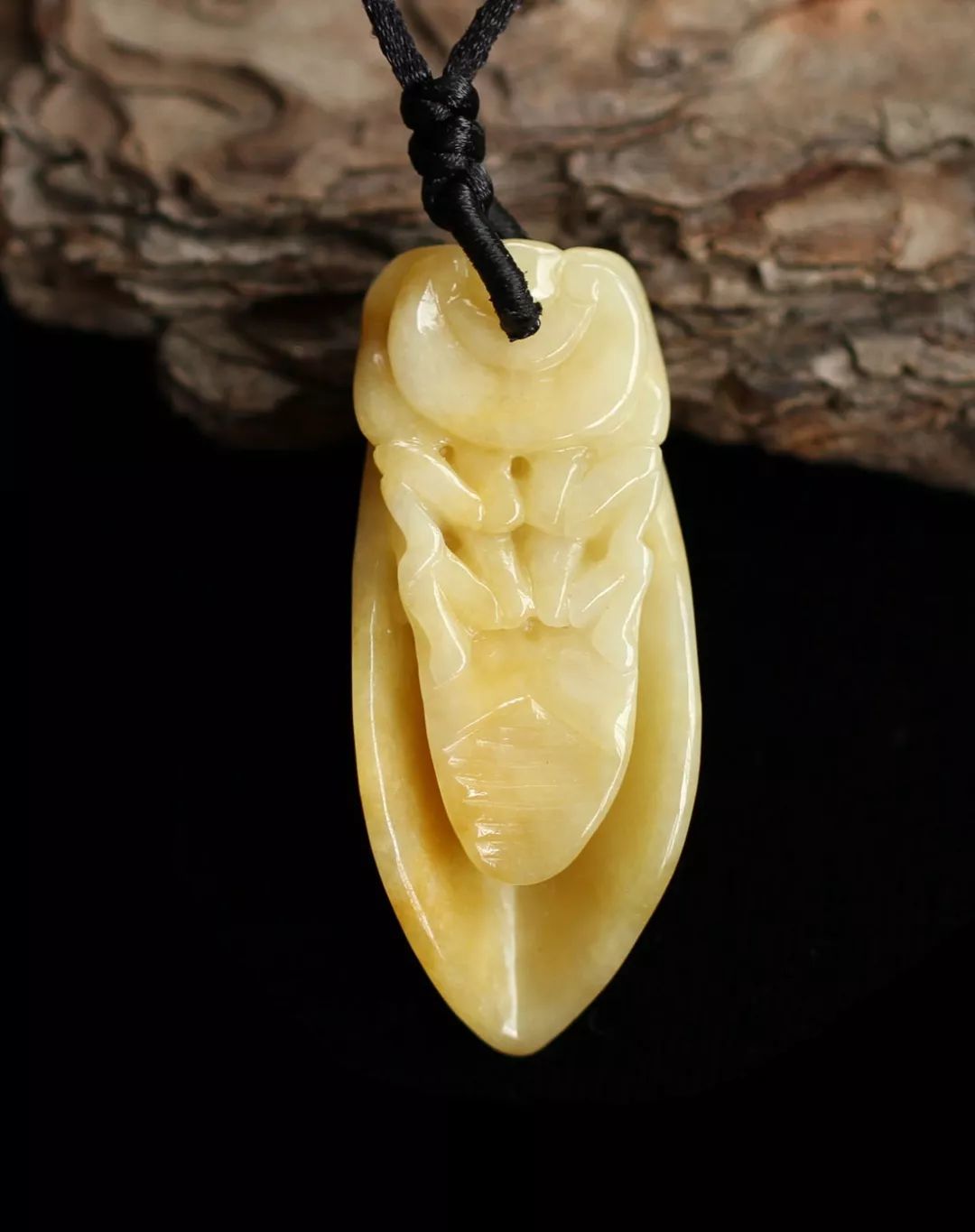 如何判断黄翡价格的高低？黄翡值钱吗？  第6张