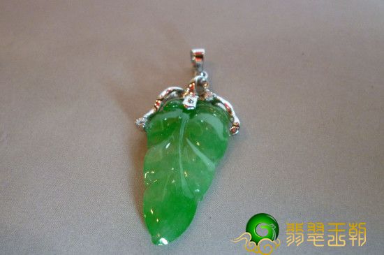 佩戴翡翠需要什么？如何保养翡翠   第3张