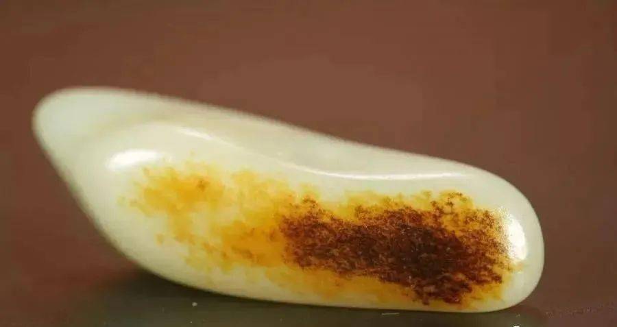 网上的翡翠能买当下和田玉市场流行的是什么？  第5张