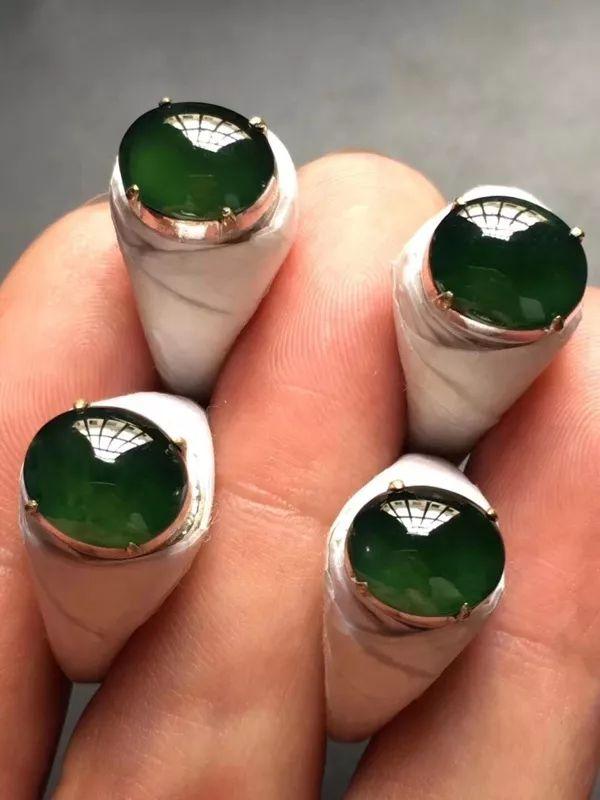 什么是蓝水翡翠？蓝水翡翠价格暴跌了吗？  第9张