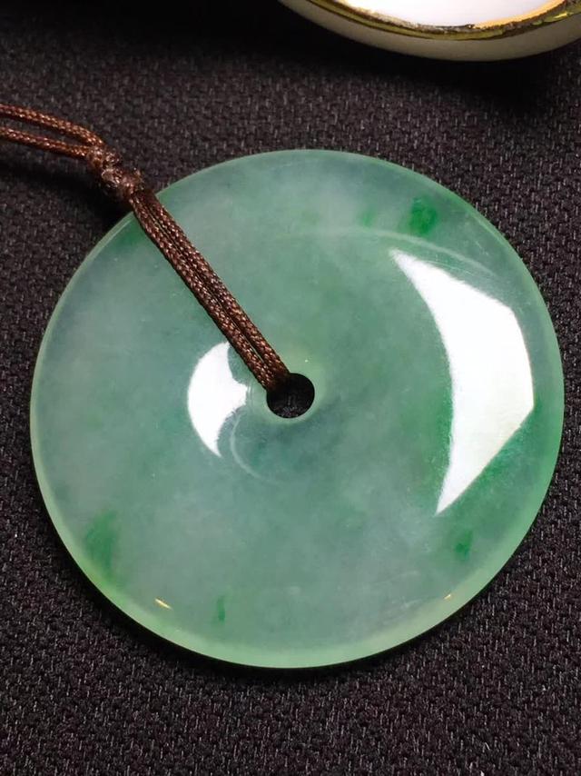 2014缅甸翡翠什么样的翡翠是好翡翠？翡翠的品质和颜色分级小解  第3张