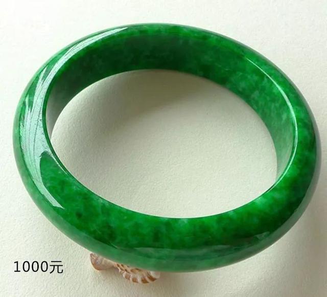 都说绿色的翡翠最贵，但这种满绿竟然不值钱？  第5张