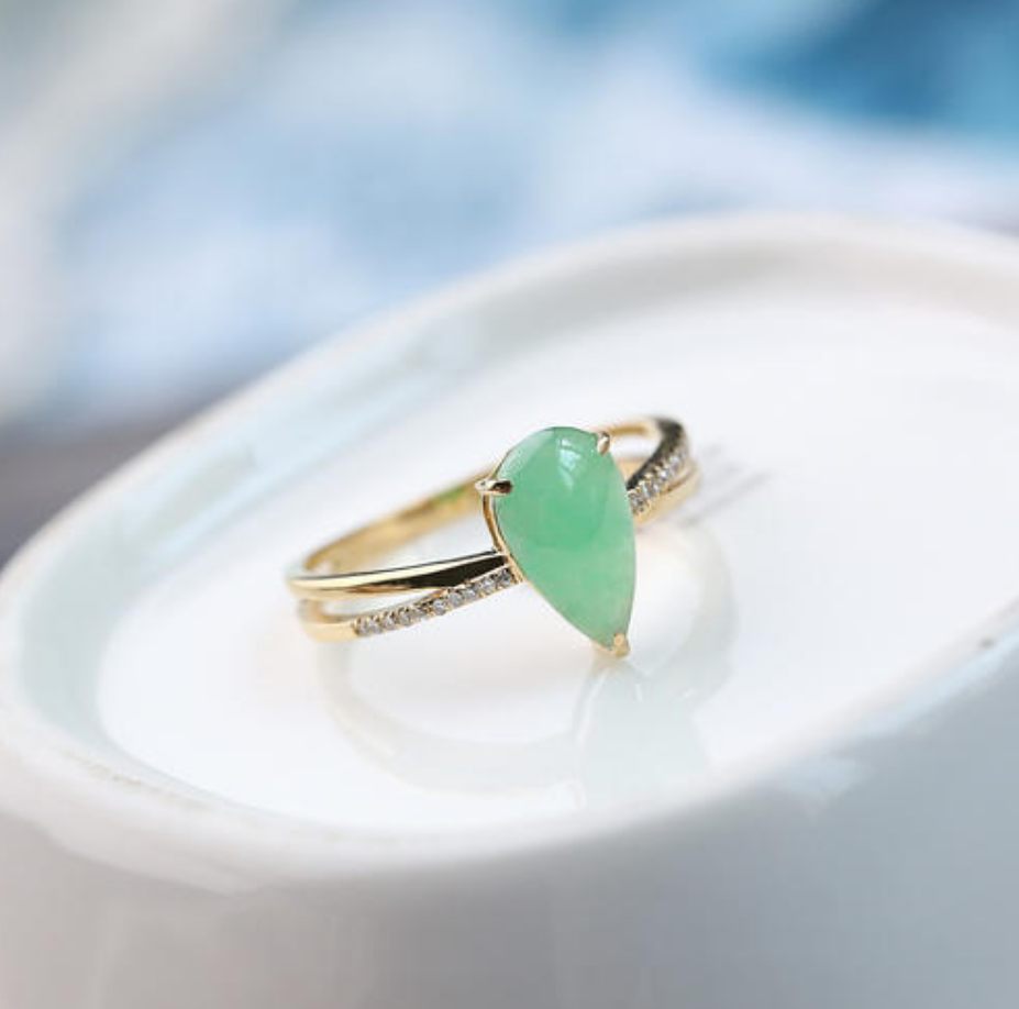 国人的玩玉历史长达七千年，初来乍到的翡翠为什么能后来居上？  第2张