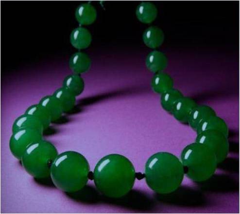 翡翠国际拍卖行情的神秘面纱就是这样！  第2张