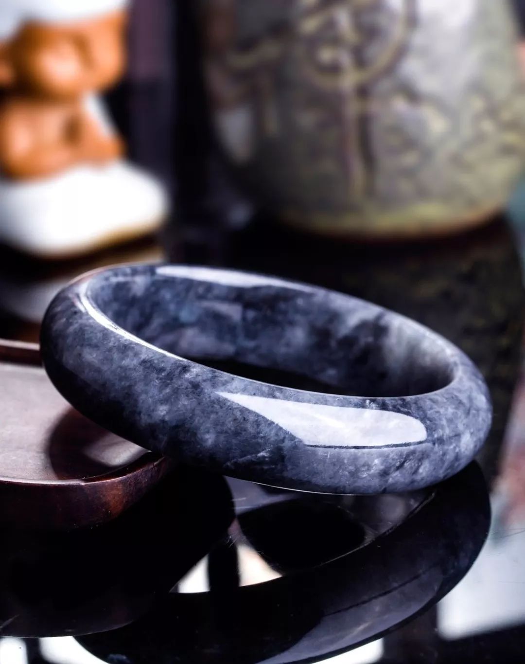 乌鸡种翡翠到底是不是“黑马”？它目前的市场前景如何呢？乌鸡种翡翠到底是不是“黑马”？它目前的市场前景如何呢？  第8张