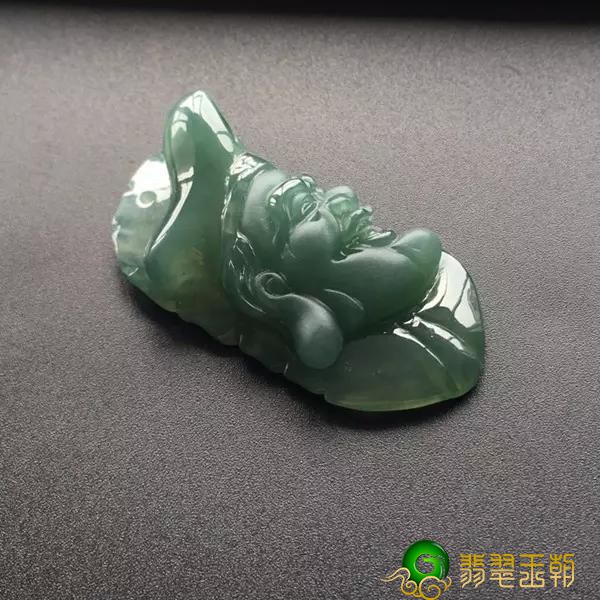 翡翠济公：自命清高却善济度人，家世凄凉却喜不自胜！   第1张