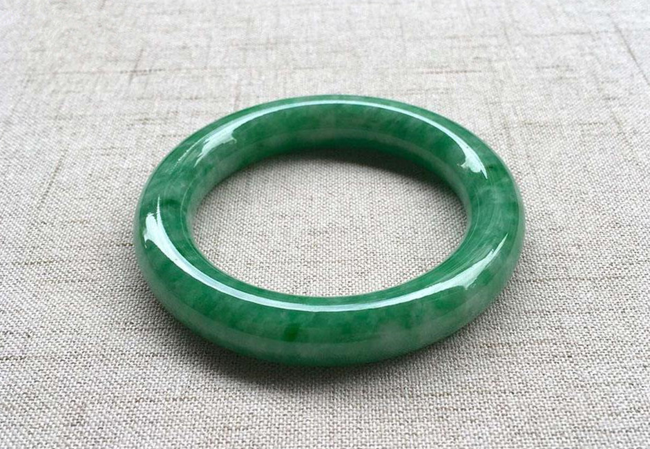 翡翠可以买吗豆种翡翠真的不值钱吗？看完你就不这么想了！  第16张