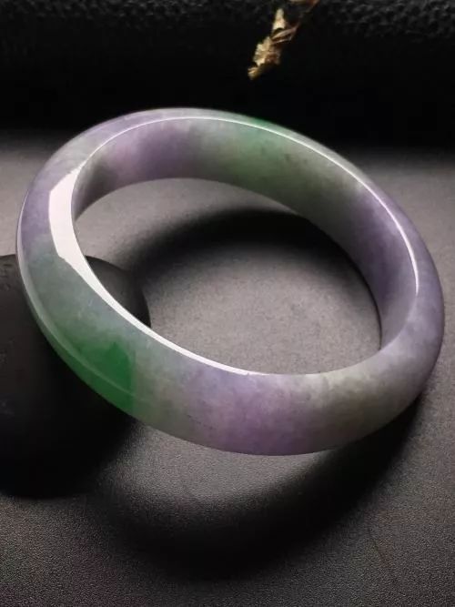 紫罗兰翡翠手镯的价格如何?如何辨别紫罗兰翡翠手镯的真假 第12张