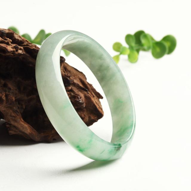 豆种翡翠好吗翡翠未来的发展将会怎样呢！  第5张