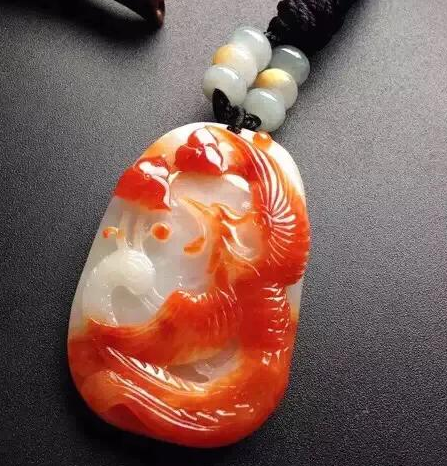 翡翠红色系列：鸡冠红的翡翠收藏价值高，成为市面上最抢手的翡翠  第5张