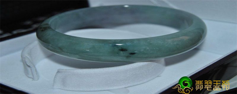 翡翠手镯外形分类翡翠木那和莫西沙有什么区别？木那翡翠和莫西沙翡翠特点   第1张