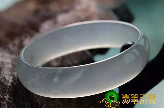 如何鉴别翡翠好坏，该怎样鉴别翡翠？   第3张