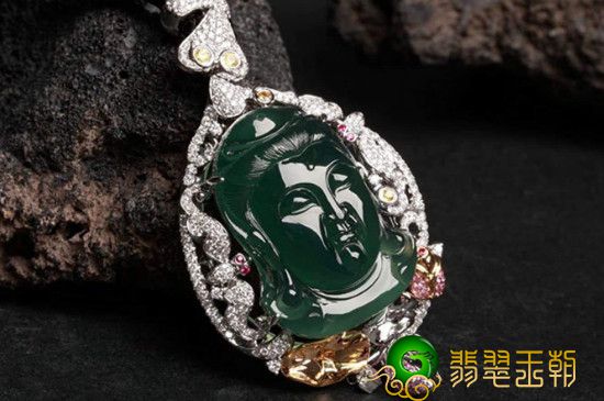 两千万翡翠玉手镯子翡翠怎么看种老还是嫩？翡翠如何看种水好不好   第2张