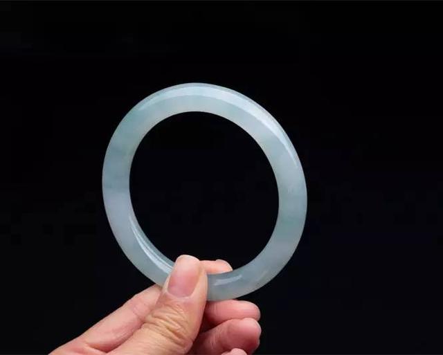 Hot！｜翡翠价格全攻略，你的翡翠手镯到底值多少钱？  第9张