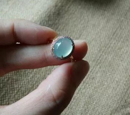 瓷白翡翠手镯图片听说晴水翡翠价格暴跌?真相就在这里! 第11张