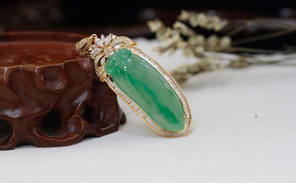 国人的玩玉历史长达七千年，初来乍到的翡翠为什么能后来居上？  第5张