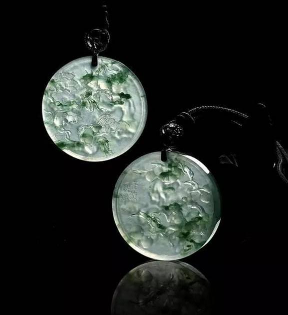 翡翠涨的比房价还快！十几年前1000块买的翡翠，如今翻了2000倍  第1张