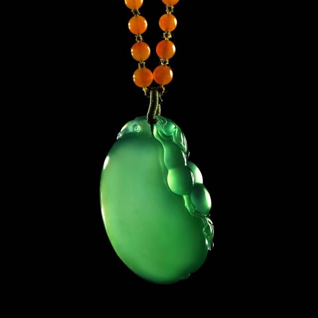 缅甸翡翠老平安扣图片翡翠基础知识：翡翠的优劣与真伪鉴别  第4张