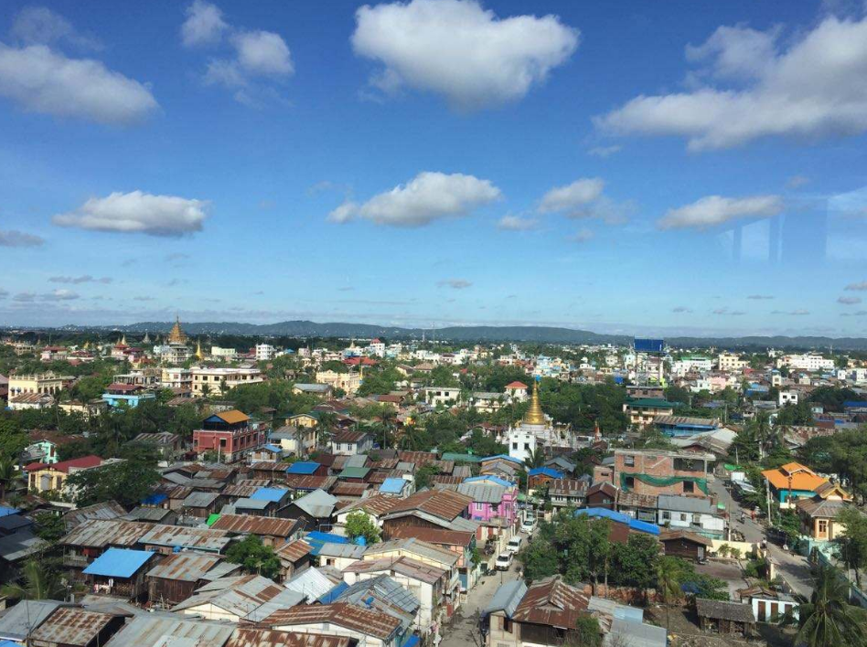 疫情持续蔓延，缅甸玉石批发市场再次关闭，翡翠价格又要上涨？  第1张