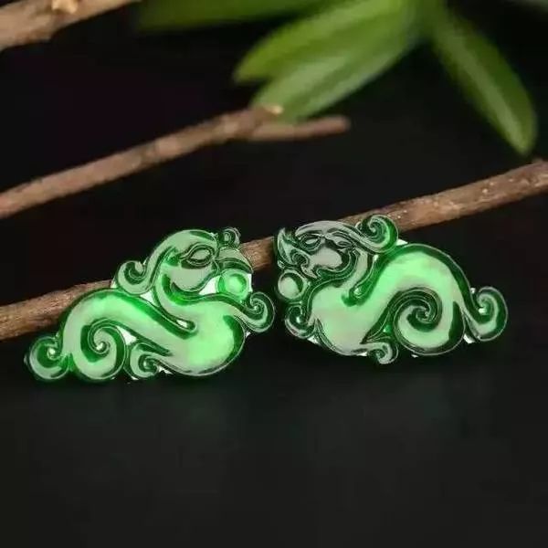 为何有些翡翠A货售价才几百元？这样的翡翠值得入手吗？  第9张