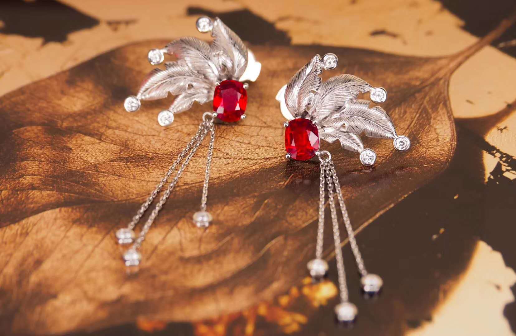 四色不透翡翠手镯红宝石的价格涨幅超过钻石的原因是什么  第2张