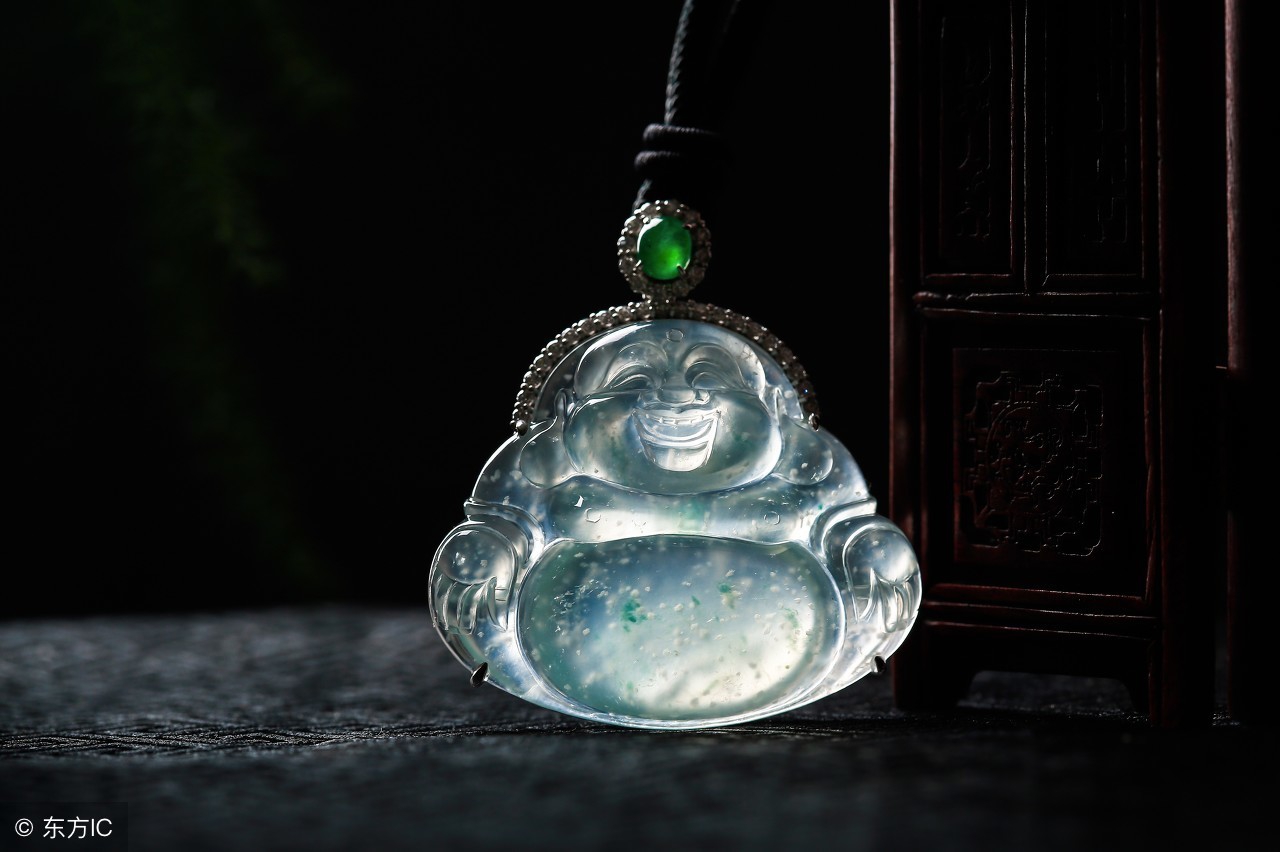 怎么鉴别黄翡翠木那种翡翠价格又起飞了  第3张