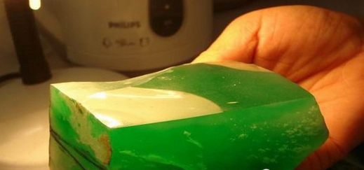 什么是翡翠中的木那料？木那料有什么特点？市场价值如何？  第2张