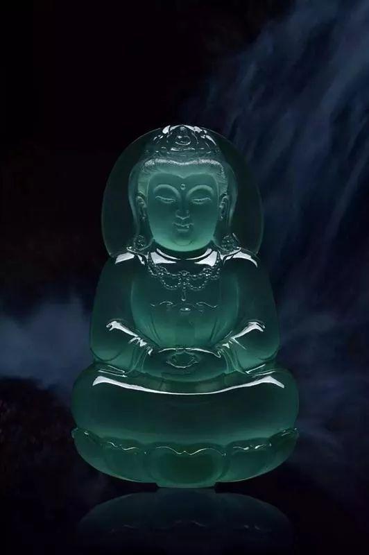 老蓝水翡翠的价格怎么样？为什么老蓝水翡翠是黑的？  第5张