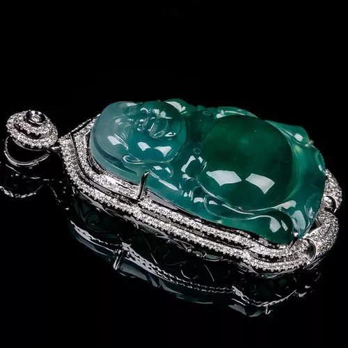 什么是蓝水翡翠？蓝水翡翠价格暴跌了吗？  第11张