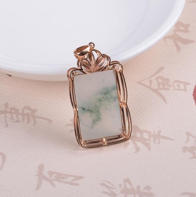 从备受瞩目到遭人嫌弃，经历高开低走后，白色翡翠终于再次逆袭！  第12张