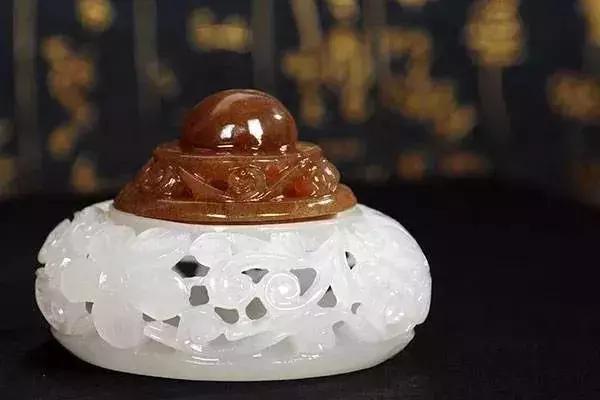 翡翠吊坠镶翡翠矿区即将停产？你的翡翠将价值连城？  第10张