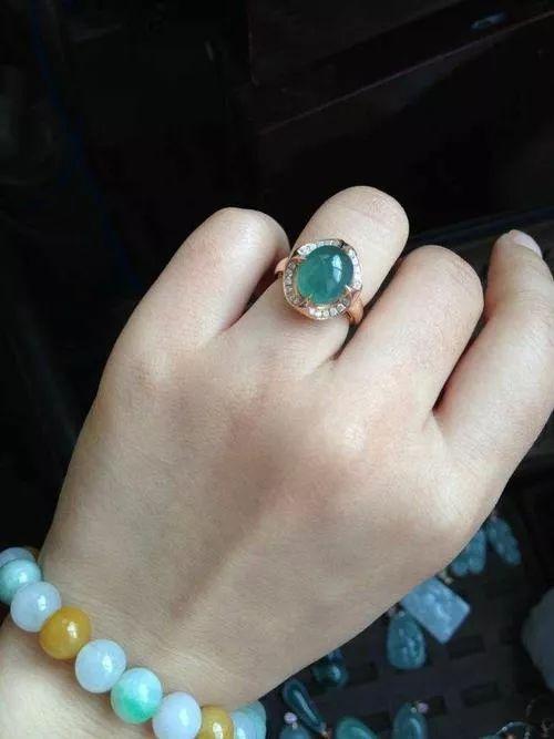 老蓝水翡翠的价格怎么样？为什么老蓝水翡翠是黑的？  第8张