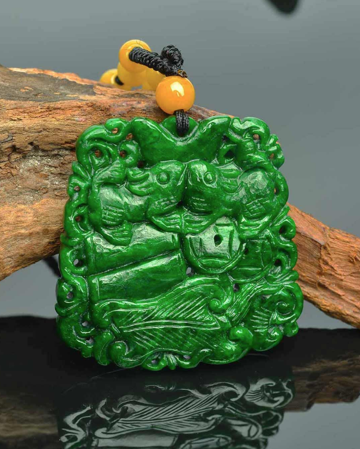 铁龙生翡翠值得买吗？它是少数颜色很美价格还十分实惠的翡翠！  第8张