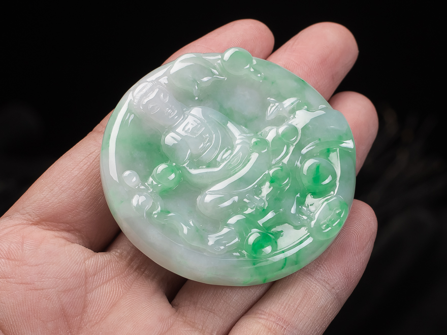 翡翠鉴定拍卖是干嘛的？进入这个行业容易吗？   第1张