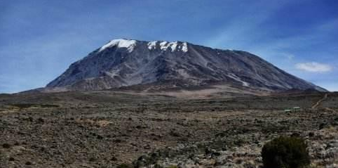买翡翠手镯的彩宝界最具升值潜力的姐妹花——坦桑石与沙弗莱石  第3张