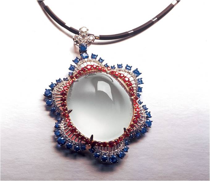 翡翠国际拍卖行情的神秘面纱就是这样！  第6张