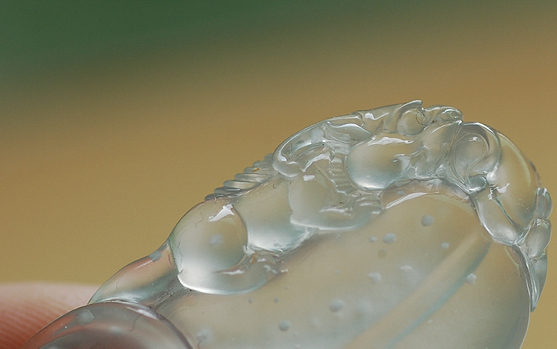 什么是翡翠中的木那料？木那料有什么特点？市场价值如何？  第3张