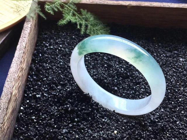 如何判断翡翠手镯的价格，看完终生受益！  第3张