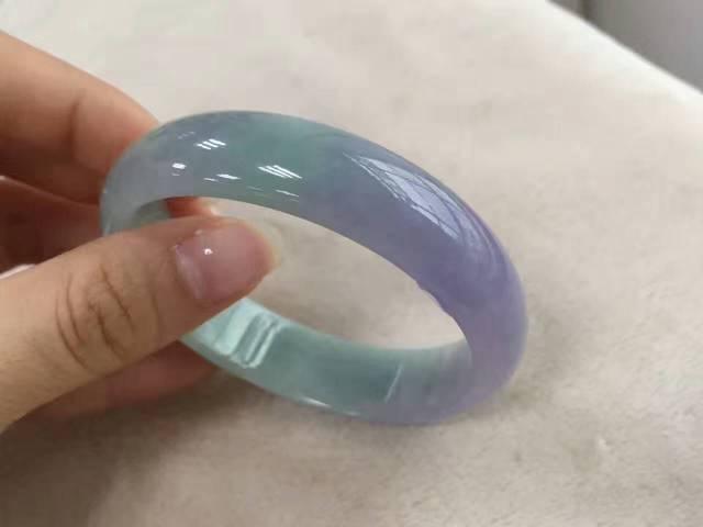 翡翠手镯翡翠价格春彩翡翠，流露着春天般的勃勃生机  第10张