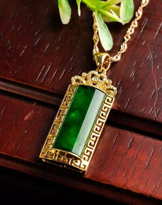 被低估满绿翡翠新种，升值空间巨大  第6张