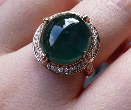 老蓝水翡翠的价格怎么样？为什么老蓝水翡翠是黑的？  第3张