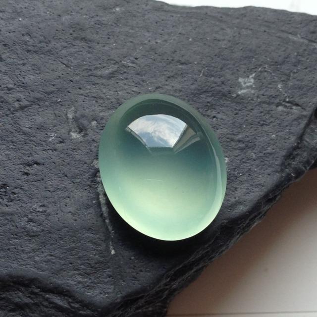 黑色翡翠挂件手编绳子听说翡翠的价格会大跌？你想要知道的真相都在这里了！  第12张