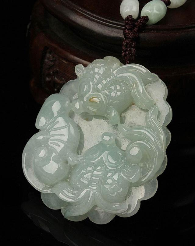 从备受瞩目到遭人嫌弃，经历高开低走后，白色翡翠终于再次逆袭！  第20张