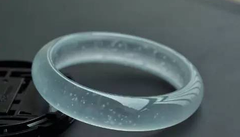 什么是翡翠中的木那料？木那料有什么特点？市场价值如何？  第16张