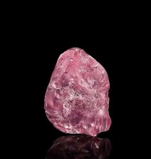 能切出高货的翡翠原石公斤料价格即将面临封矿的“绝产”宝石，这些宝石可能要涨价了  第1张