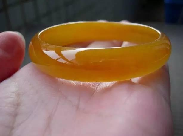 什么颜色的翡翠手镯最全翡翠品种大全，图文详解！  第29张