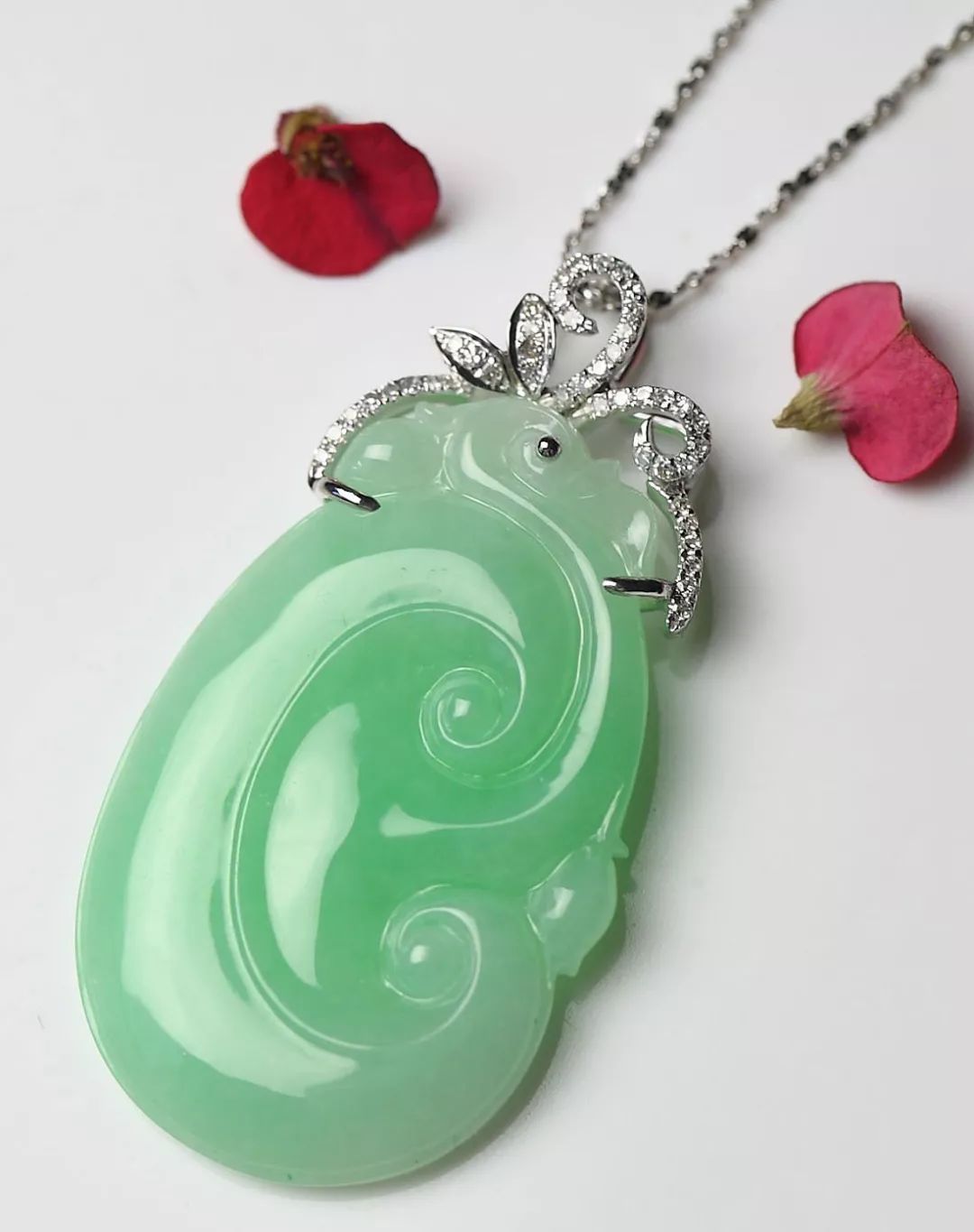 黄翡的价格高吗？黄翡与绿翡翠，哪种更好？  第9张