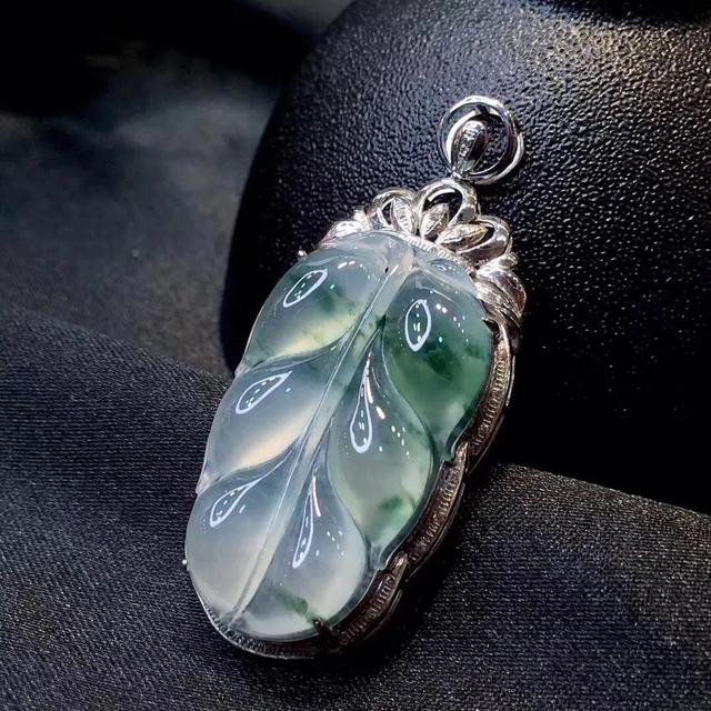 怎么看翡翠老不老A货翡翠便宜到烂大街？如今十几块就能入手？  第13张