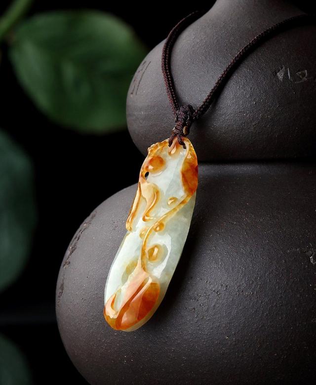 翡翠手镯圈口磨损红色的翡翠为什么称为红翡，而不是红翡翠？原来它是一种次生色  第3张