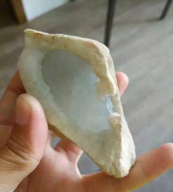 什么是翡翠中的木那料？木那料有什么特点？市场价值如何？  第22张